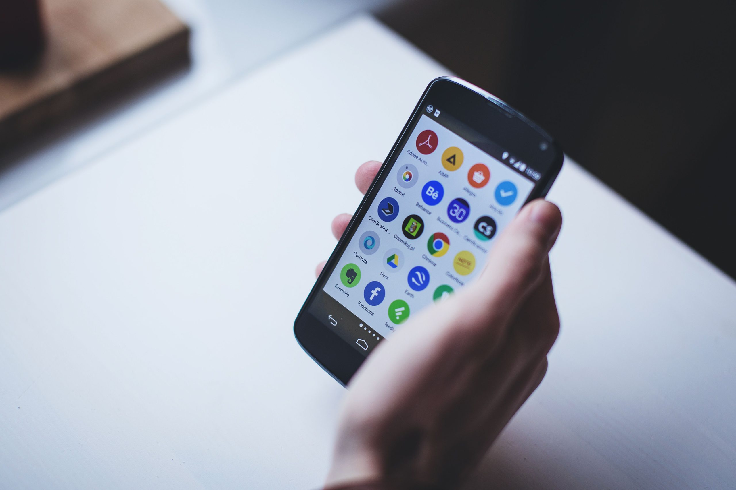 手机 APP 报告查询