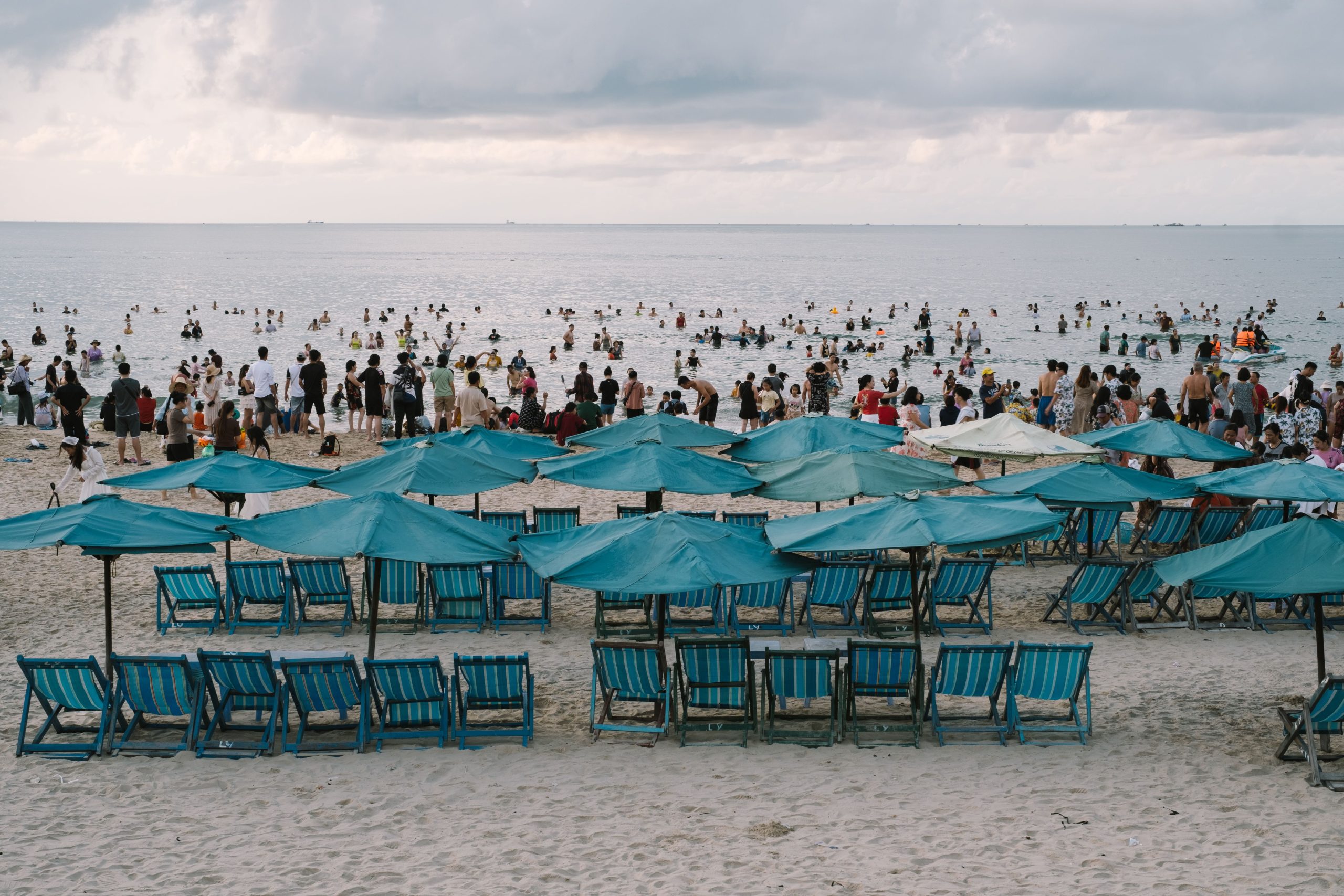 beach crowd
